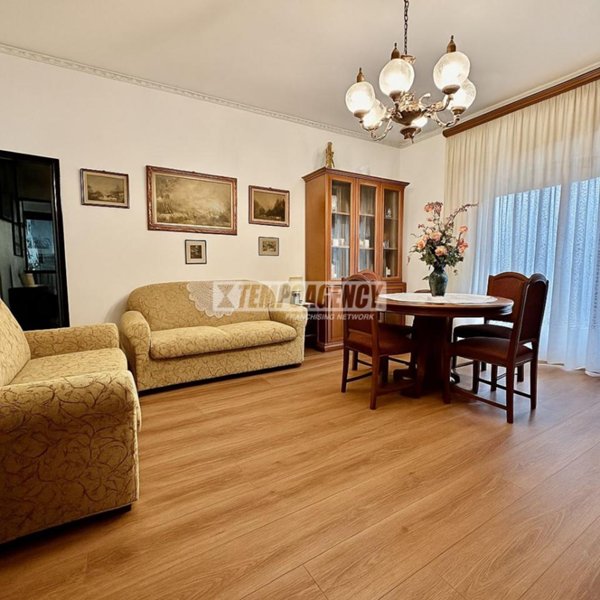 appartamento in vendita a Rozzano in zona Valleambrosia