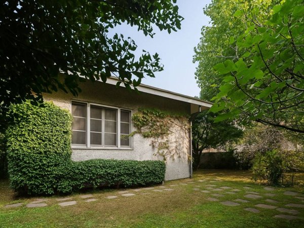 casa indipendente in vendita a Rozzano in zona Quinto Stampi