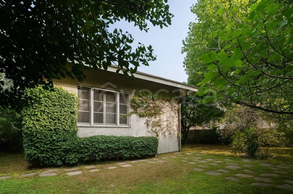 casa indipendente in vendita a Rozzano in zona Quinto Stampi