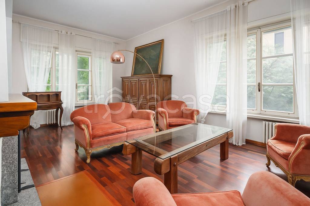 casa indipendente in vendita a Rozzano in zona Quinto Stampi