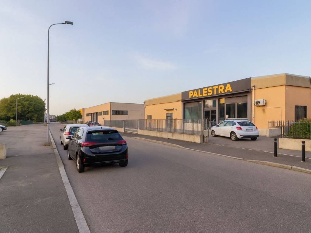 intera palazzina in vendita a Rozzano