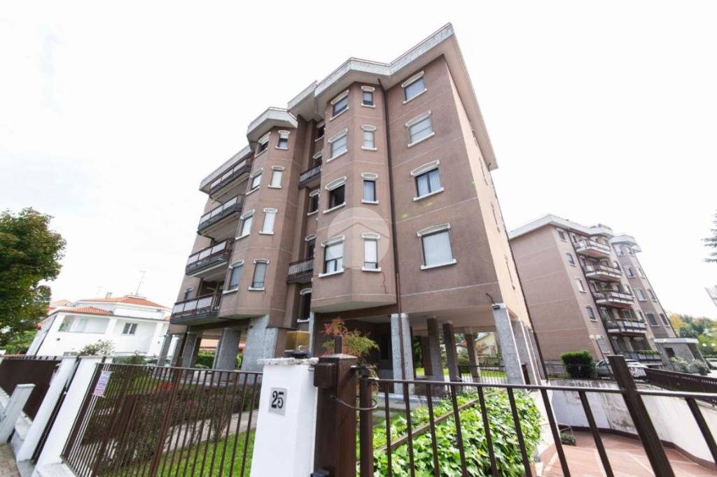 appartamento in vendita a Rozzano