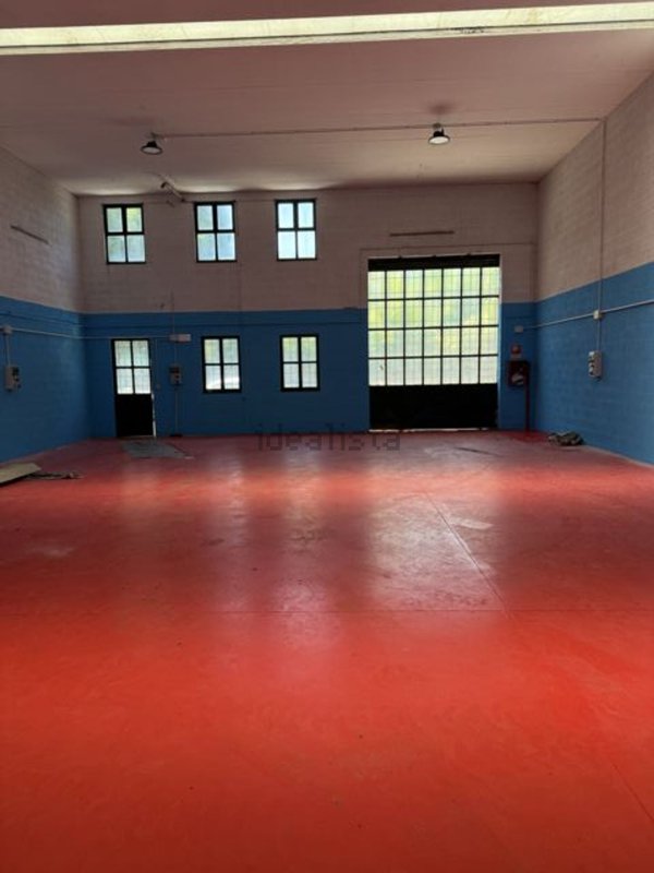 capannone in vendita a Rozzano