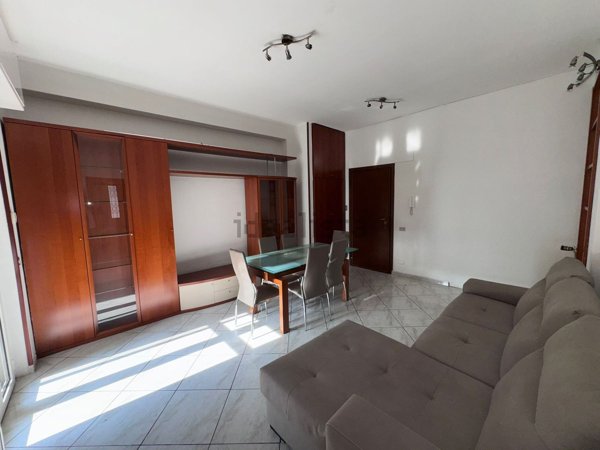 appartamento in vendita a Rozzano in zona Valleambrosia