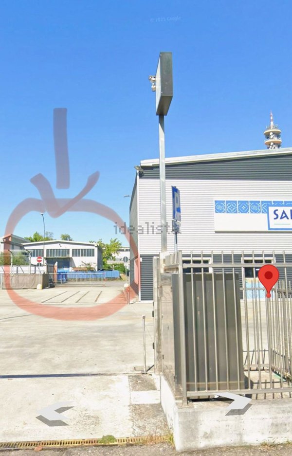 capannone in vendita a Rozzano