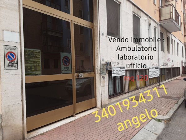 ufficio in vendita a Rozzano in zona Quinto Stampi