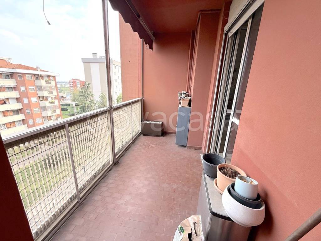 appartamento in vendita a Rozzano in zona Pontesesto