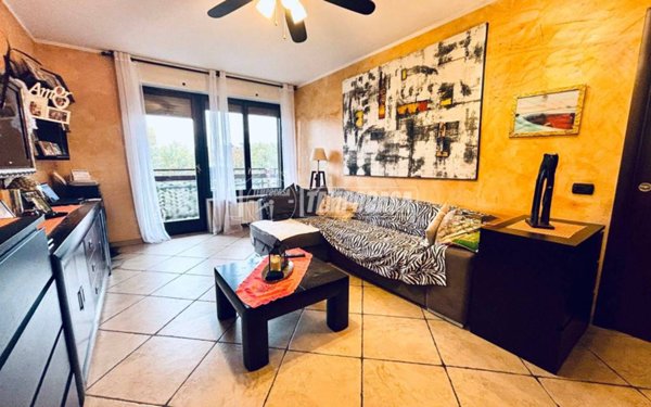 appartamento in vendita a Rozzano in zona Valleambrosia