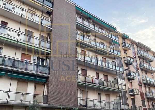 appartamento in vendita a Rozzano in zona Quinto Stampi