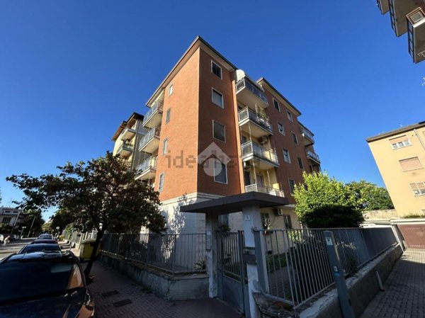 appartamento in vendita a Rozzano in zona Quinto Stampi