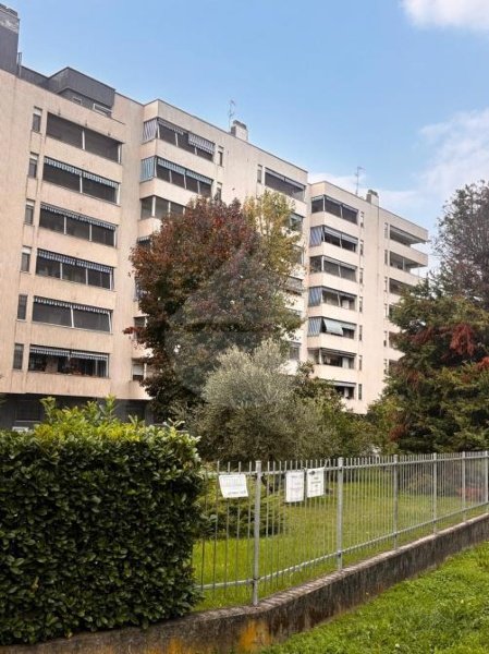 appartamento in vendita a Rozzano
