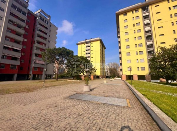 appartamento in vendita a Rozzano