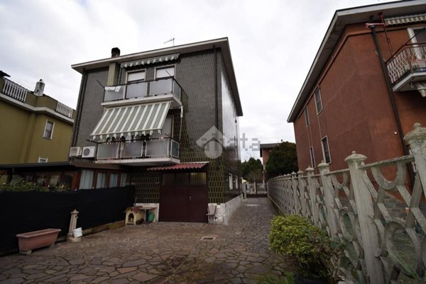 appartamento in vendita a Rozzano