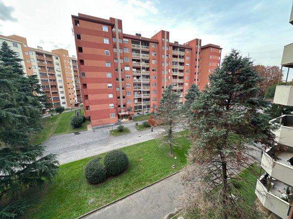 appartamento in vendita a Rozzano in zona Pontesesto