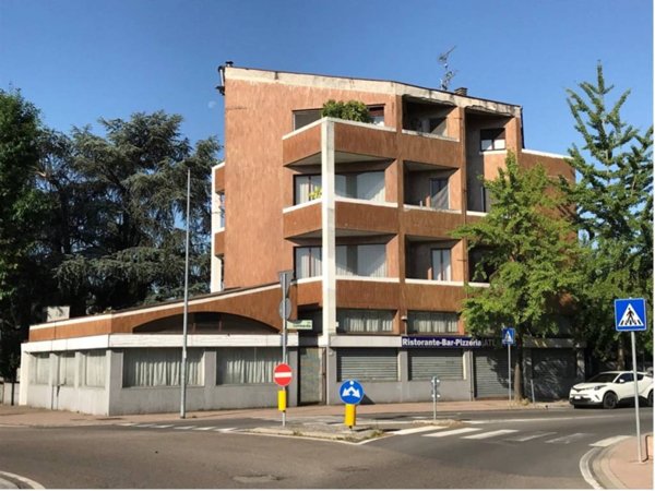intera palazzina in vendita a Rozzano
