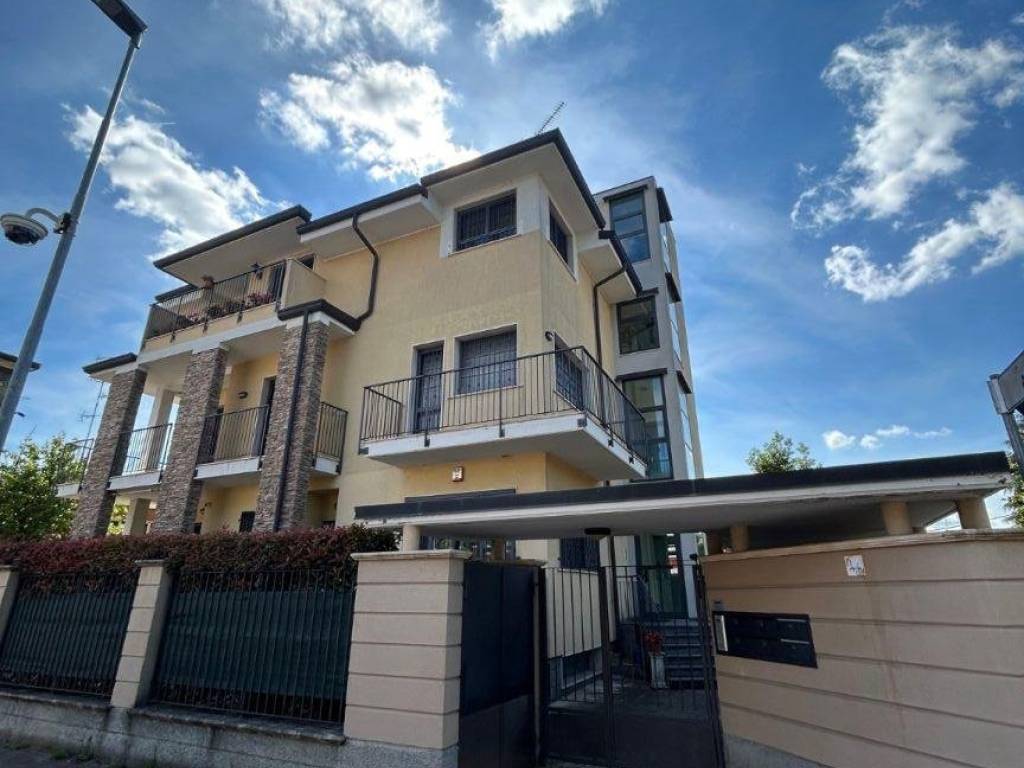 appartamento in vendita a Rozzano