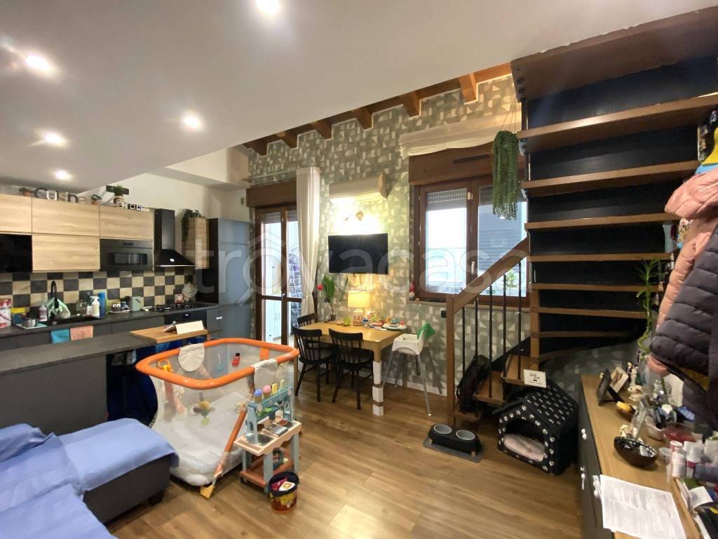 appartamento in vendita a Rozzano in zona Cassino Scanasio