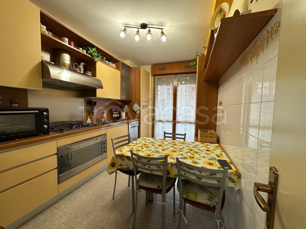 appartamento in vendita a Rozzano in zona Pontesesto