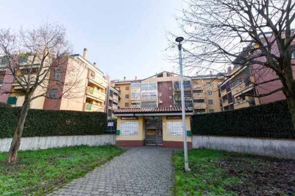 appartamento in vendita a Rozzano in zona Quinto Stampi