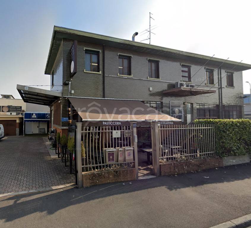 appartamento in vendita a Rozzano in zona Quinto Stampi