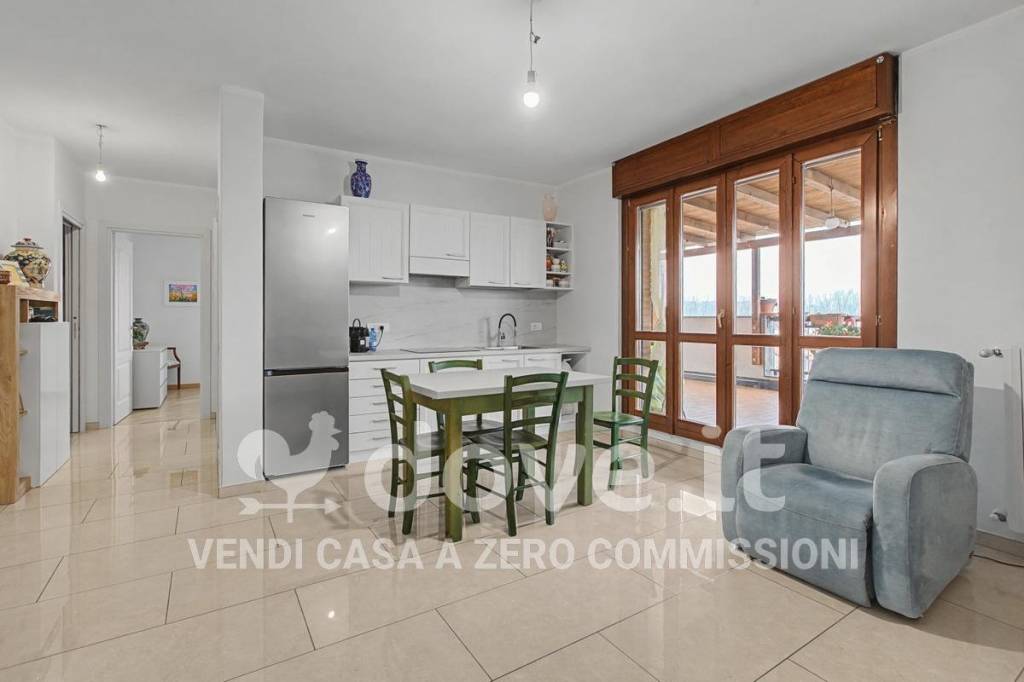 appartamento in vendita a Rozzano in zona Quinto Stampi