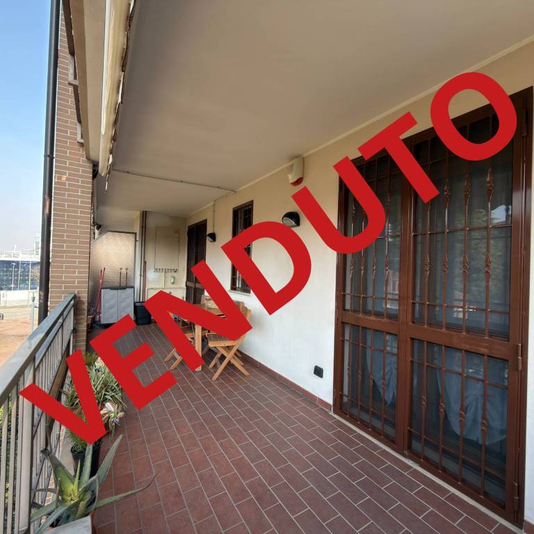 appartamento in vendita a Rozzano in zona Quinto Stampi