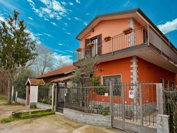 casa indipendente in vendita a Rozzano