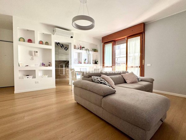 appartamento in vendita a Rozzano in zona Valleambrosia