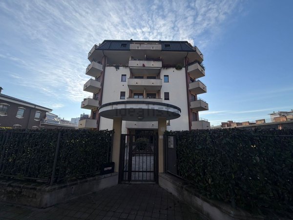 appartamento in vendita a Rozzano