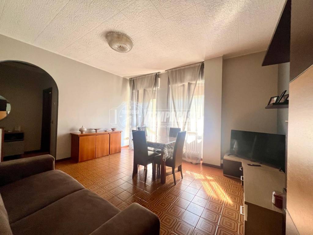 appartamento in vendita a Rozzano in zona Valleambrosia