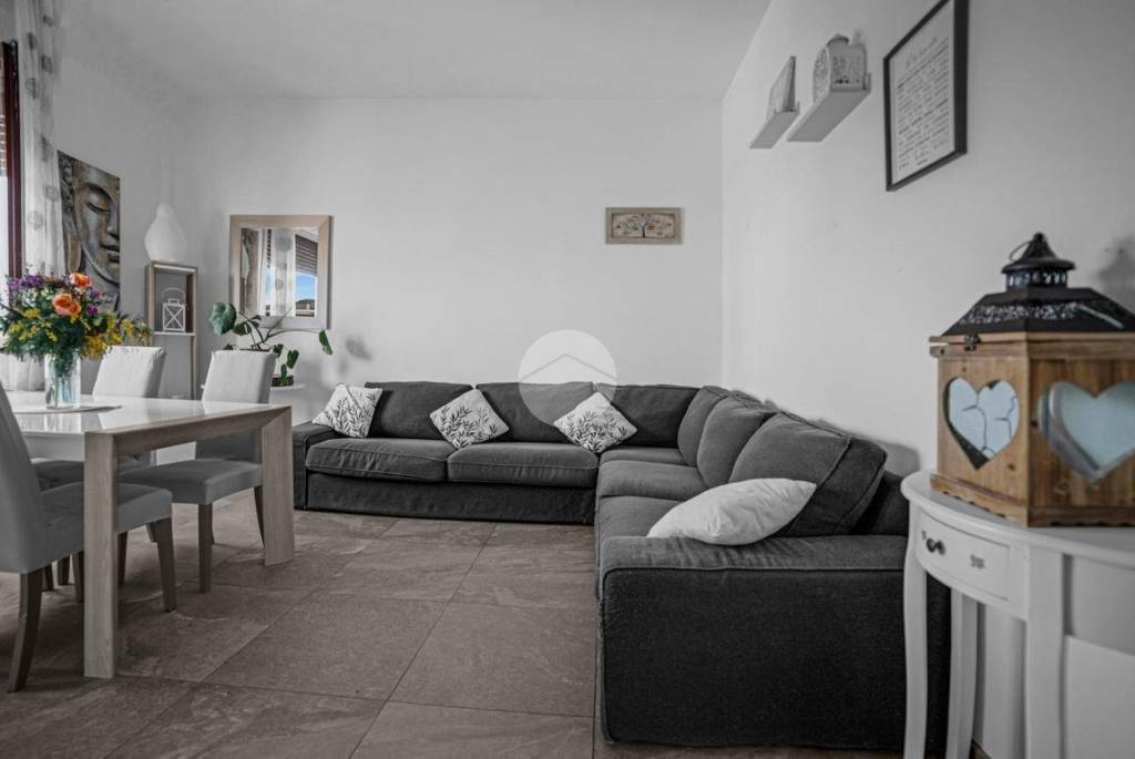 appartamento in vendita a Rozzano in zona Valleambrosia