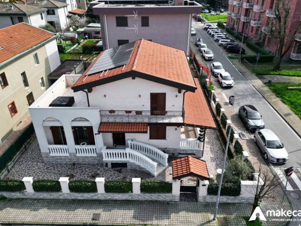 casa indipendente in vendita a Rozzano