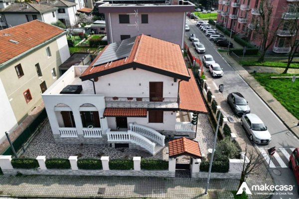 casa indipendente in vendita a Rozzano