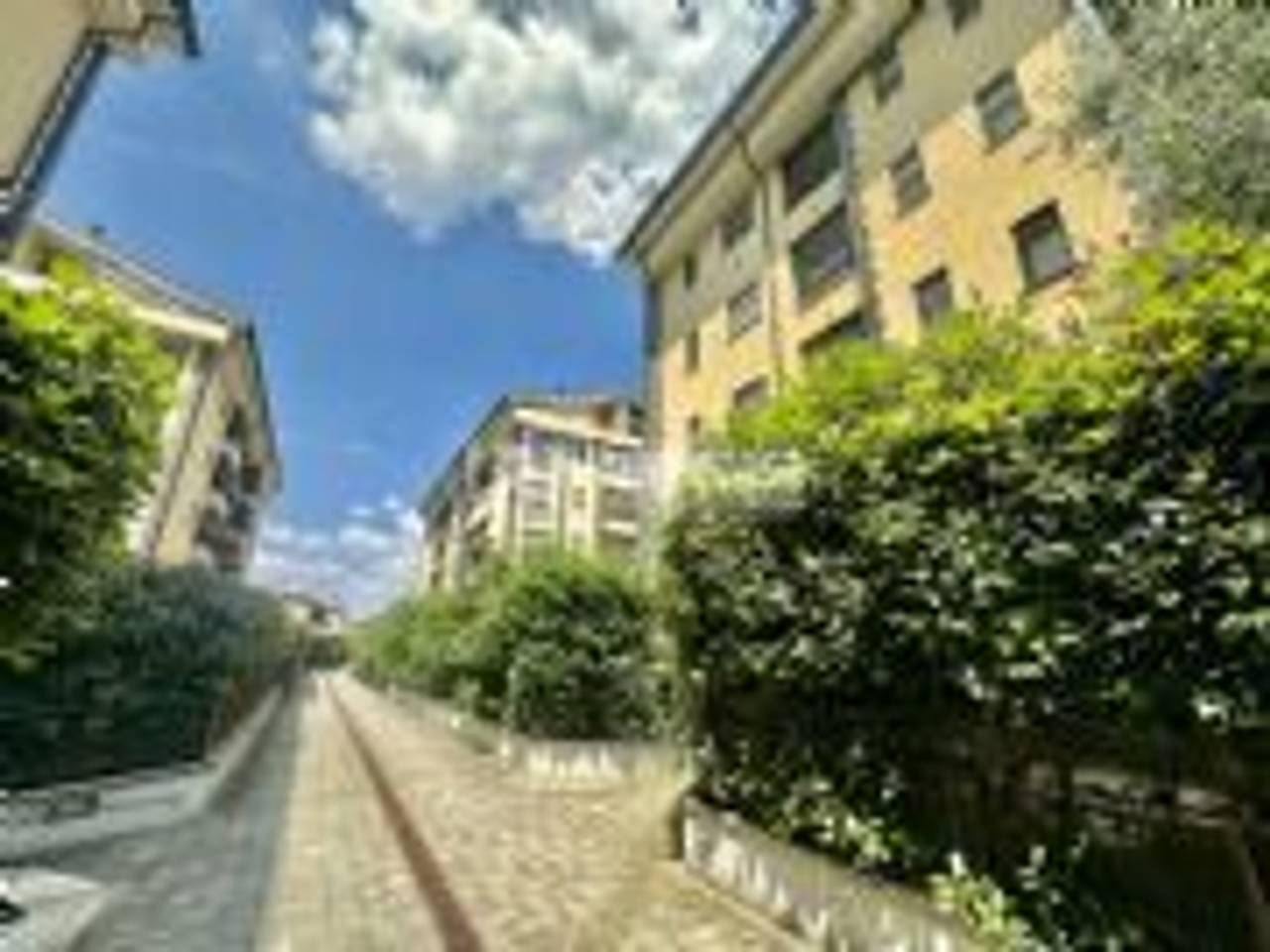 appartamento in vendita a Rozzano in zona Valleambrosia