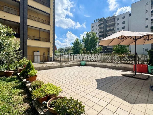 appartamento in vendita a Rozzano in zona Valleambrosia