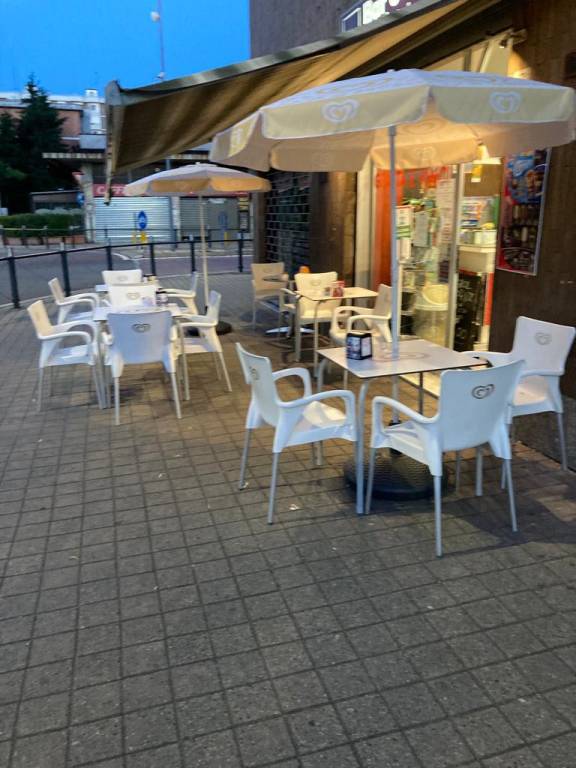 negozio in vendita a Rozzano