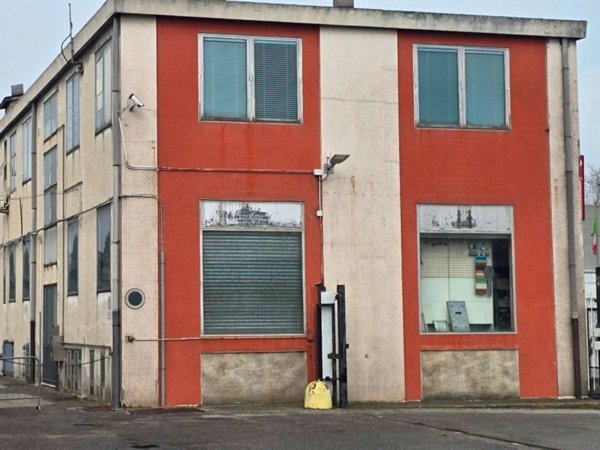 negozio in vendita a Rozzano