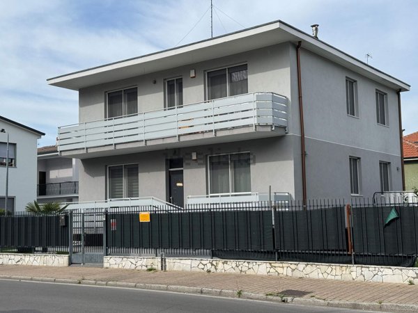 appartamento in vendita a Rozzano