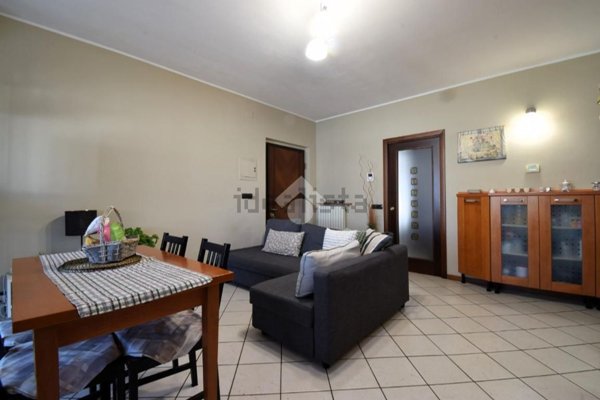 appartamento in vendita a Rozzano in zona Quinto Stampi