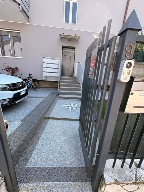 appartamento in vendita a Rozzano in zona Pontesesto