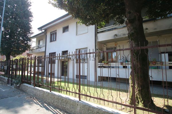 appartamento in vendita a Rozzano in zona Pontesesto