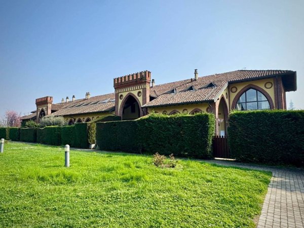 casa indipendente in vendita a Rozzano in zona Cassino Scanasio