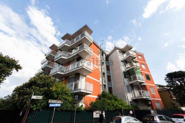 appartamento in vendita a Rozzano in zona Quinto Stampi