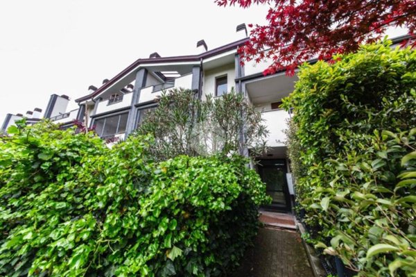 appartamento in vendita a Rozzano in zona Valleambrosia