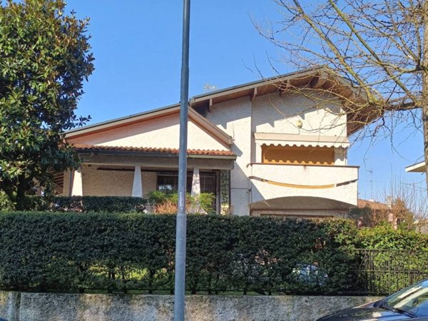casa indipendente in vendita a Rozzano