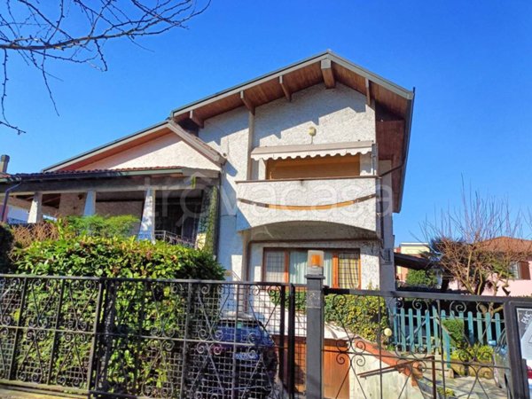 casa indipendente in vendita a Rozzano