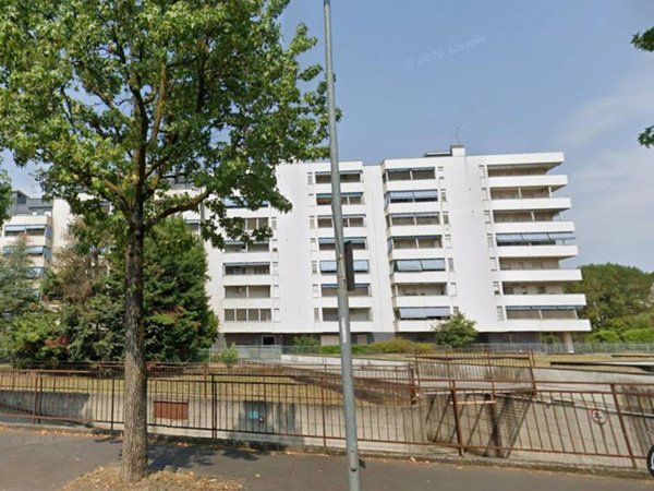 negozio in vendita a Rozzano