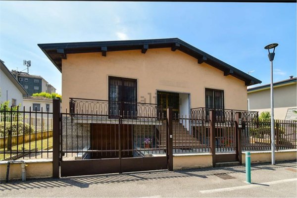 casa indipendente in vendita a Rozzano