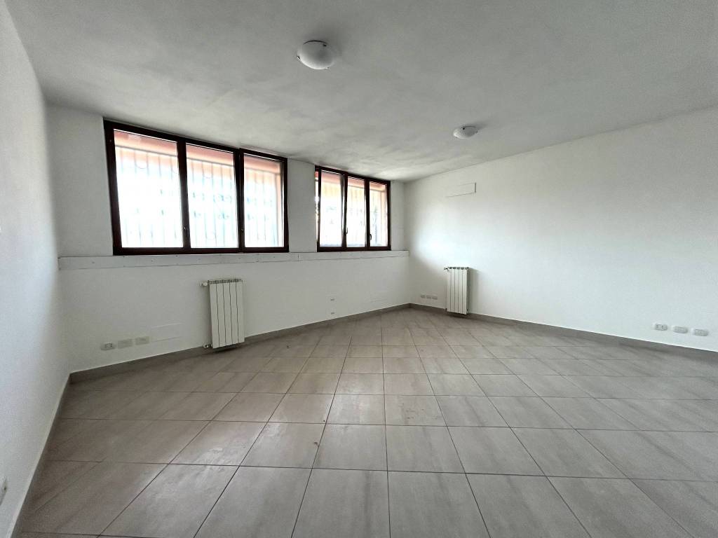 ufficio in vendita a Rozzano