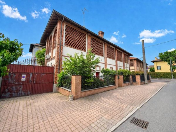 casa indipendente in vendita a Rozzano